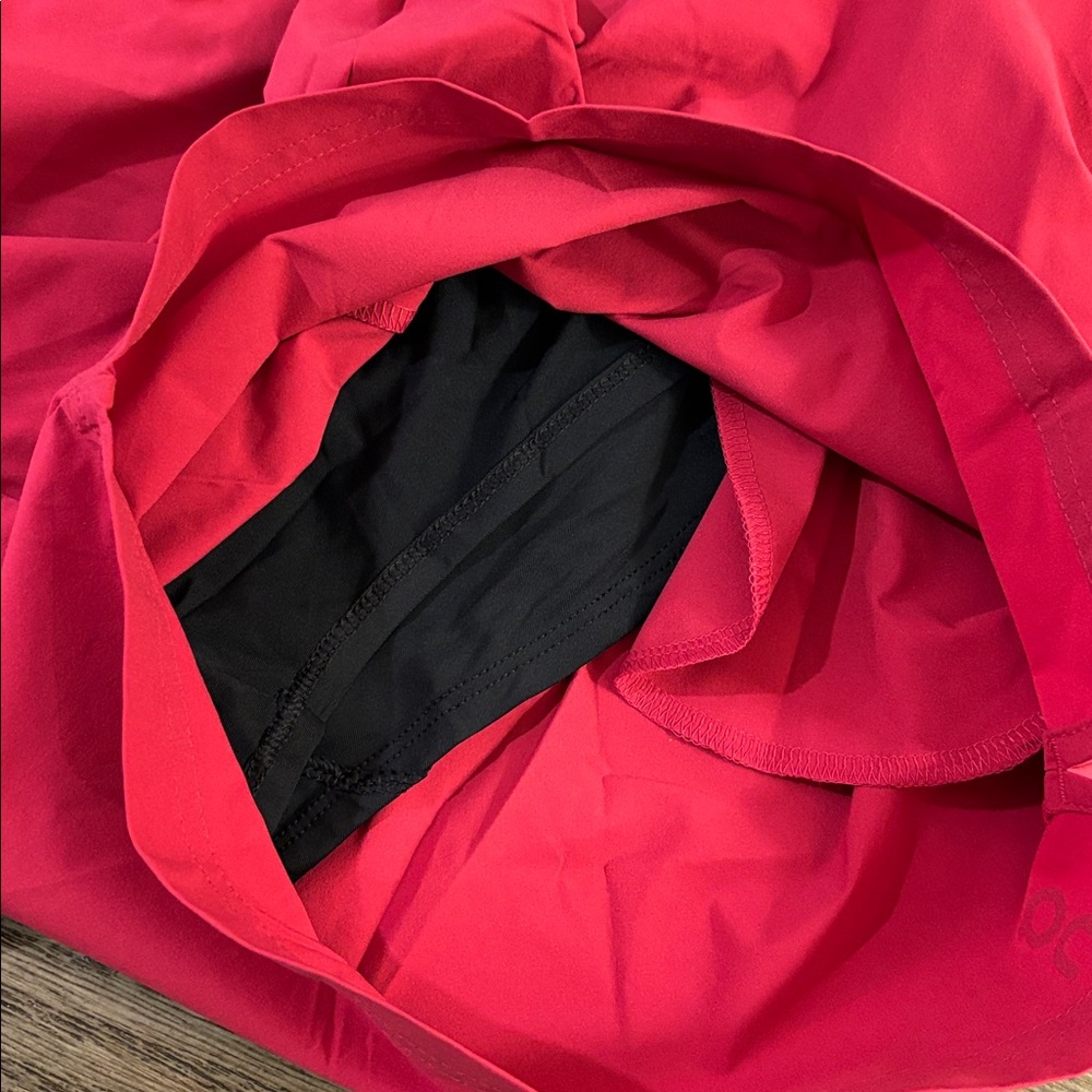 NWT [On Running] 3" Core Drawstring Athletic Shorts in Grenadine Women’s S - Picture 9 of 12